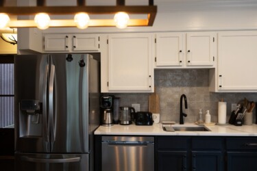 Newly renovated kitchen. Newly renovated kitchen.