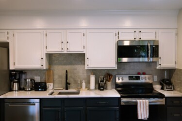 Newly renovated kitchen. Newly renovated kitchen.